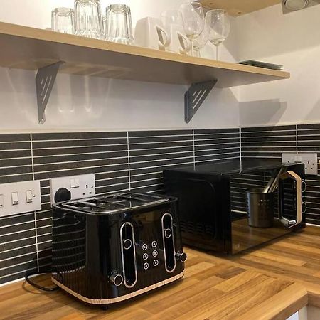 The Onyx Suite - 1 Bed Apartment W/ Free Parking Cardiff Exteriér fotografie