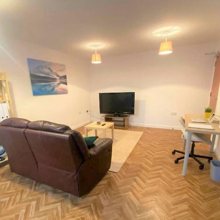 The Onyx Suite - 1 Bed Apartment W/ Free Parking Cardiff Exteriér fotografie