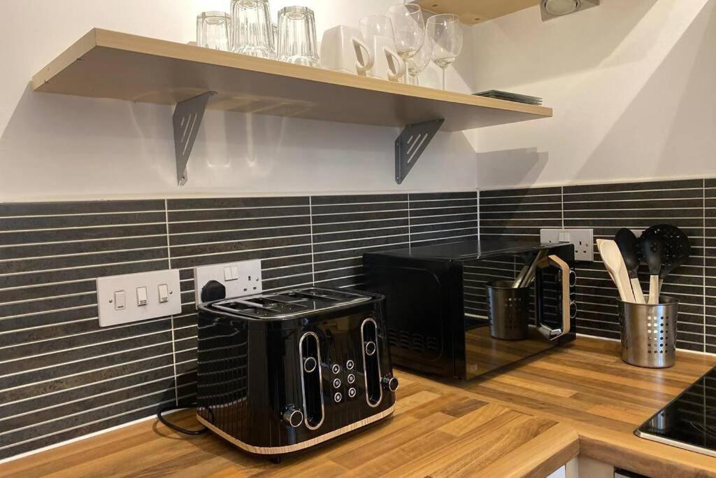 The Onyx Suite - 1 Bed Apartment W/ Free Parking Cardiff Exteriér fotografie