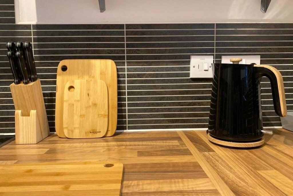 The Onyx Suite - 1 Bed Apartment W/ Free Parking Cardiff Exteriér fotografie