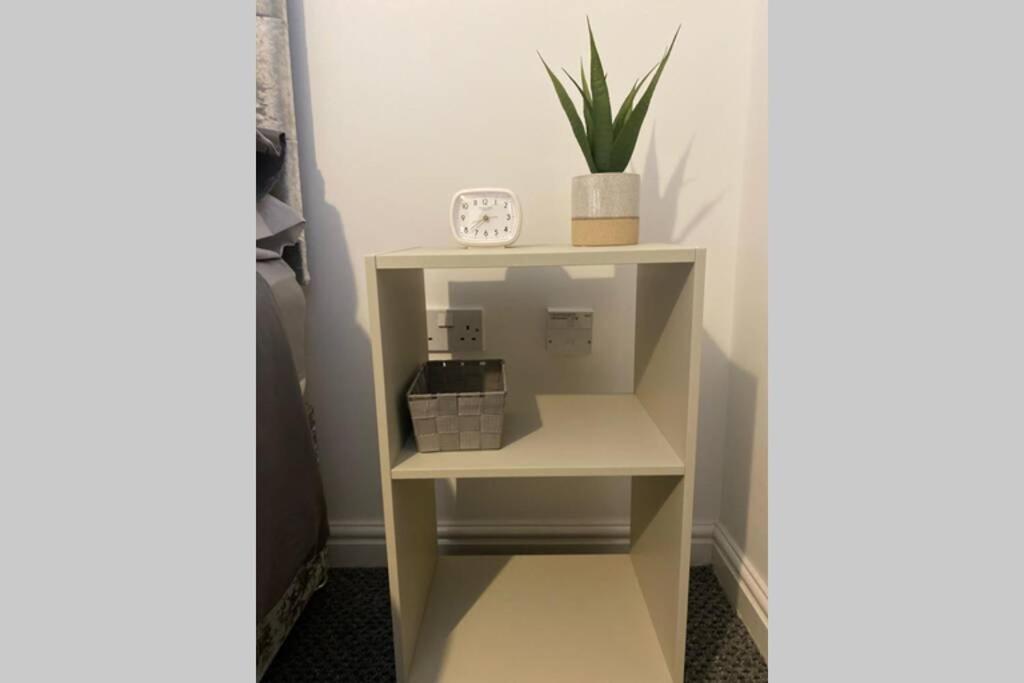 The Onyx Suite - 1 Bed Apartment W/ Free Parking Cardiff Exteriér fotografie